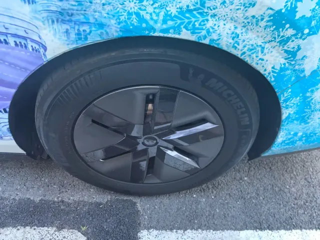 Li Auto MEGA — Фото автомобиля 7