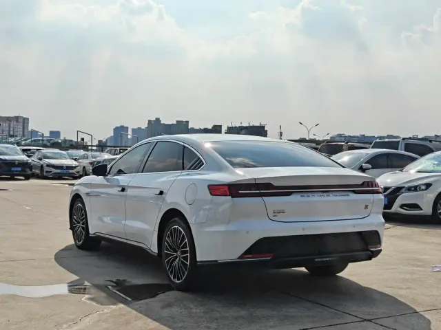 BYD Han — Фото автомобиля 6