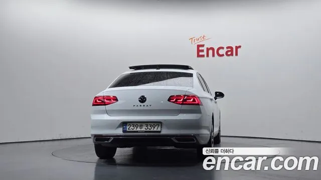 Volkswagen Passat — Фото автомобиля 4