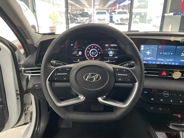 Hyundai Elantra — Фото автомобиля 9
