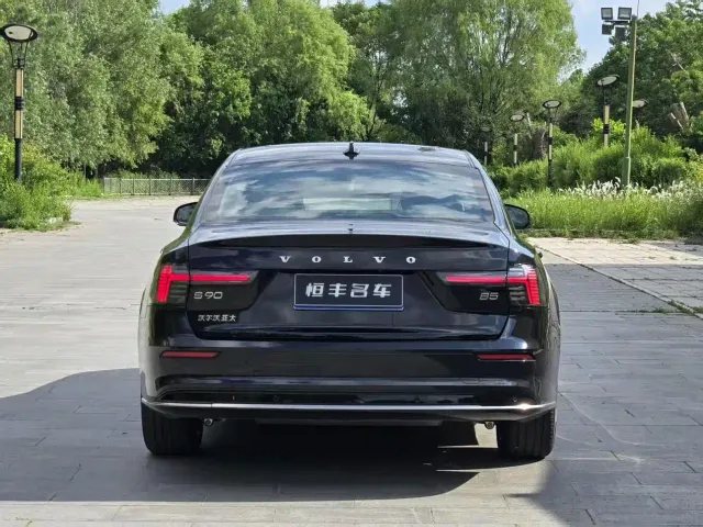 Volvo S90 — Фото автомобиля 5