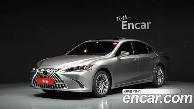 Фотография автомобиля — Lexus ES