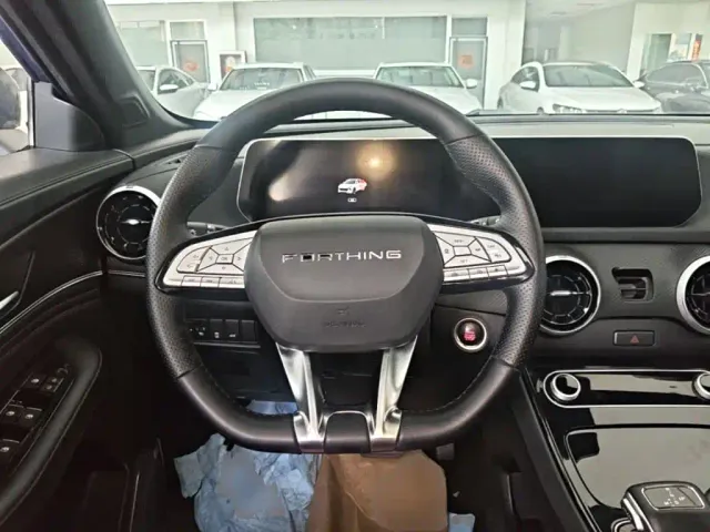 Forthing T5 Evo — Фото автомобиля 10