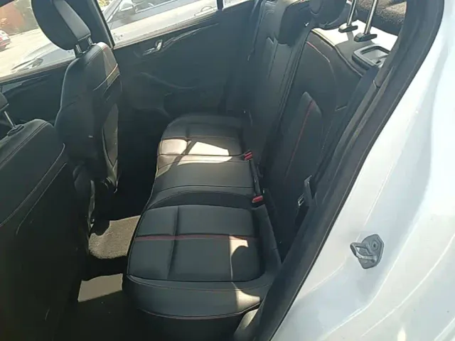 Ford Focus — Фото автомобиля 16