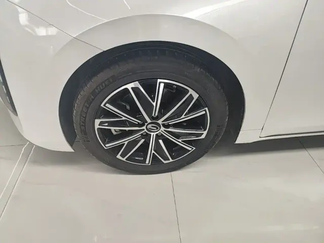 GAC Trumpchi E8 — Фото автомобиля 22