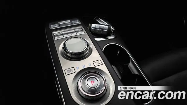 Genesis GV70 2.5T Бензин AWD — Фото автомобиля 8