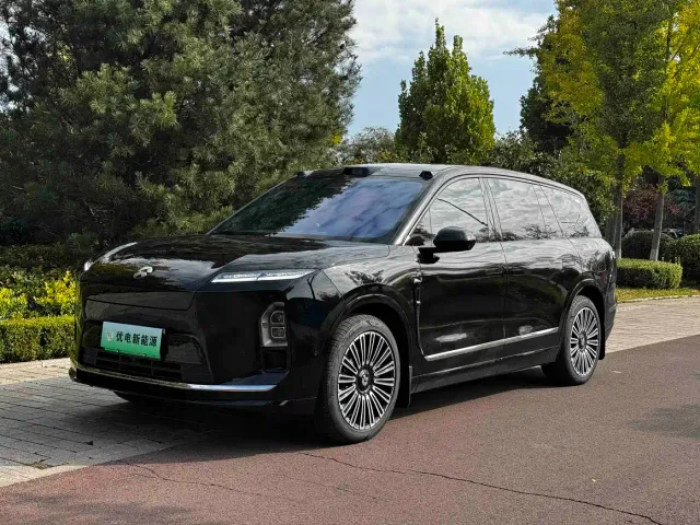 Nio ES8 — Фото автомобиля 2