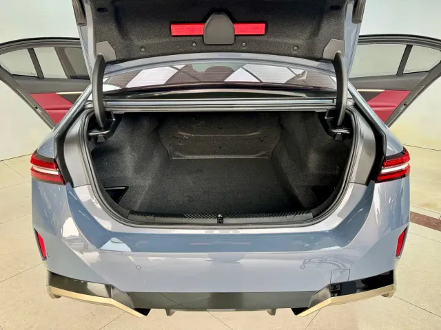 BMW 5 Series — Фото автомобиля 23