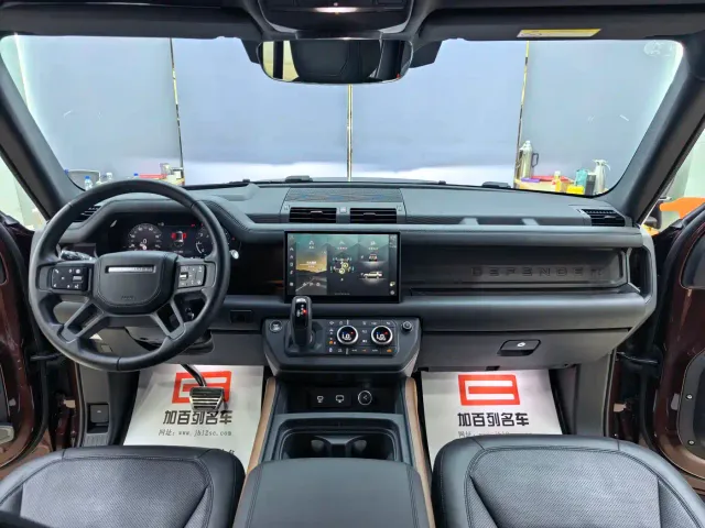 Land Rover Defender — Фото автомобиля 11