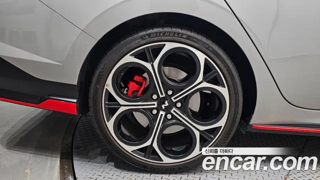 Hyundai AVANTE — Фото автомобиля 4