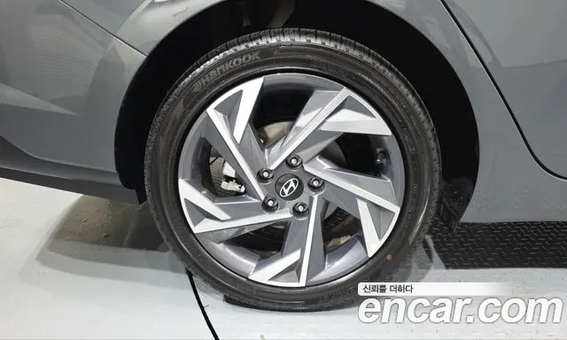 Hyundai Avante — Фото автомобиля 5