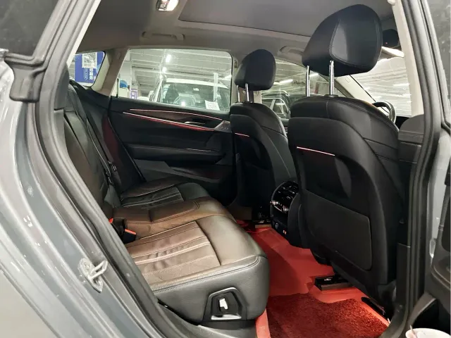 BMW 6 Series Gran Turismo — Фото автомобиля 12