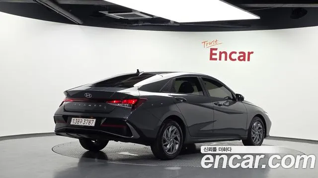 Hyundai Avante CN7 — Фото автомобиля 2