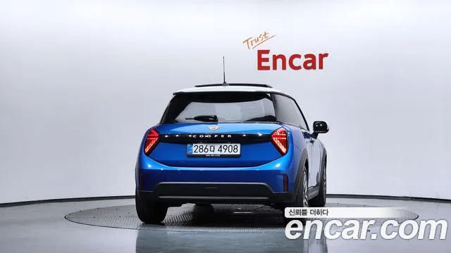 Mini Cooper — Фото автомобиля 4