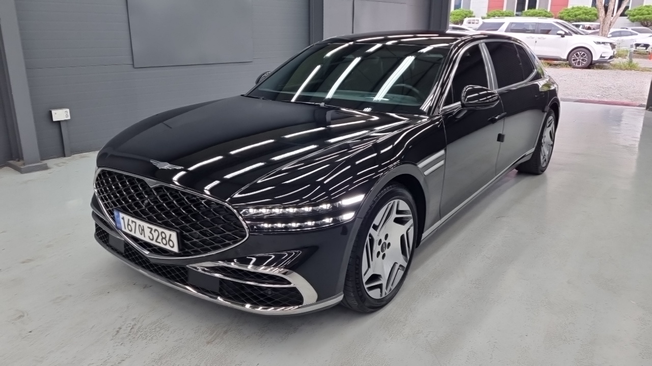 Фотография автомобиля — Genesis G90 RS4