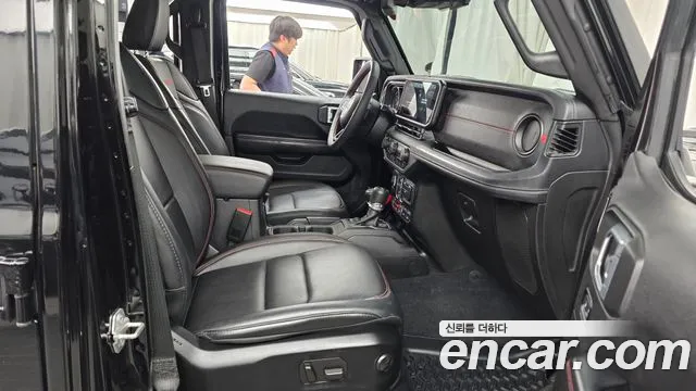 Jeep Wrangler — Фото автомобиля 16