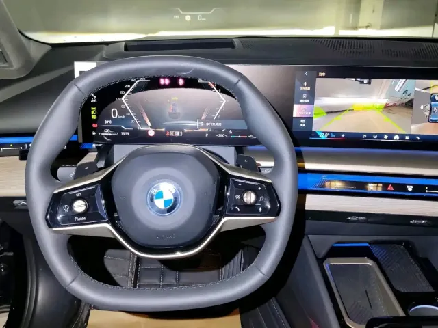 BMW 5 Series — Фото автомобиля 5