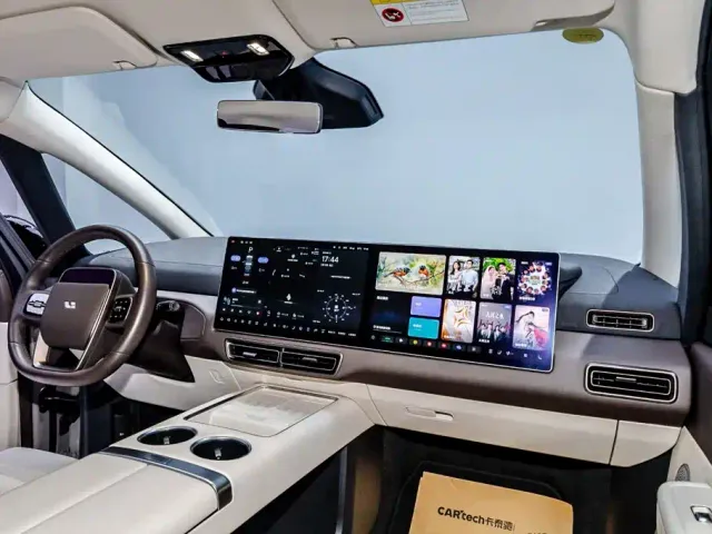 Li Auto MEGA — Фото автомобиля 16