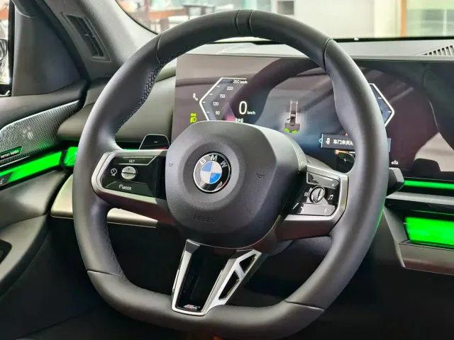 BMW 5 Series — Фото автомобиля 8