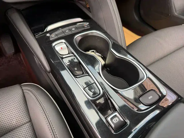 Buick Envision Plus — Фото автомобиля 9