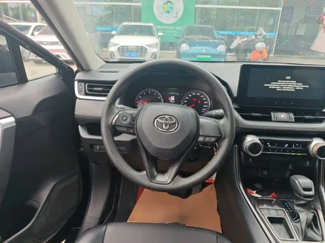 Toyota Wildlander — Фото автомобиля 10