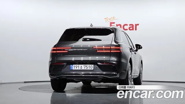 Genesis GV70 — Фото автомобиля 4