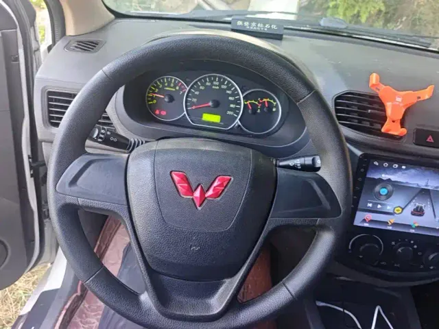 Wuling Hongguang — Фото автомобиля 15