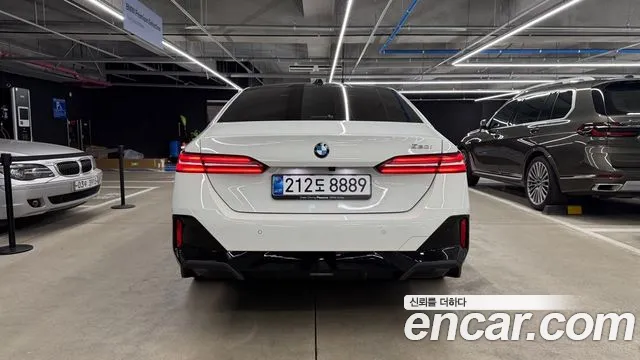 BMW 5-Series — Фото автомобиля 4