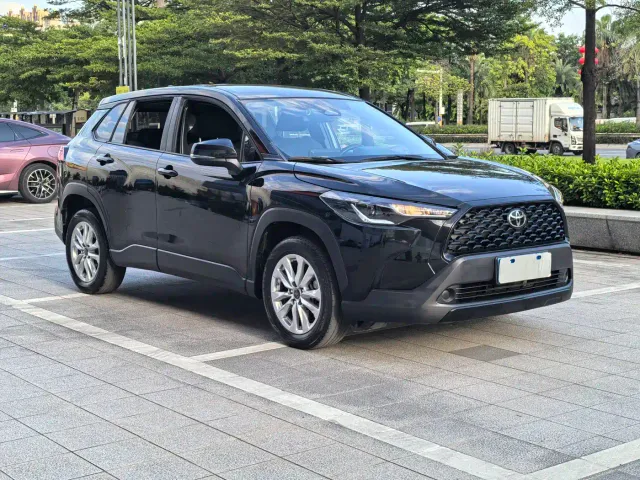 Toyota Corolla Cross — Фото автомобиля 3