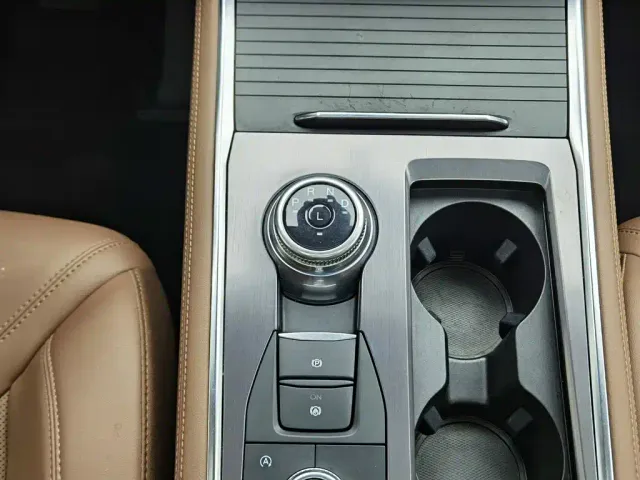Ford Explorer — Фото автомобиля 13