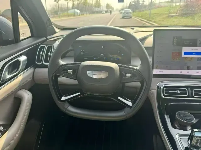 Geely Boyue L — Фото автомобиля 7