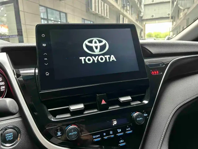 Toyota Camry — Фото автомобиля 11