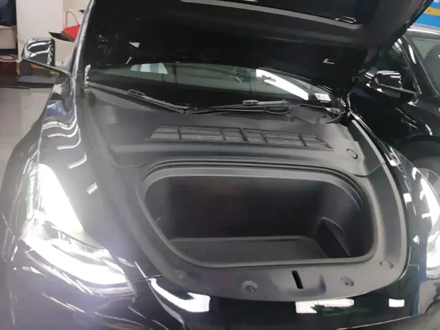 Tesla Model Y — Фото автомобиля 19
