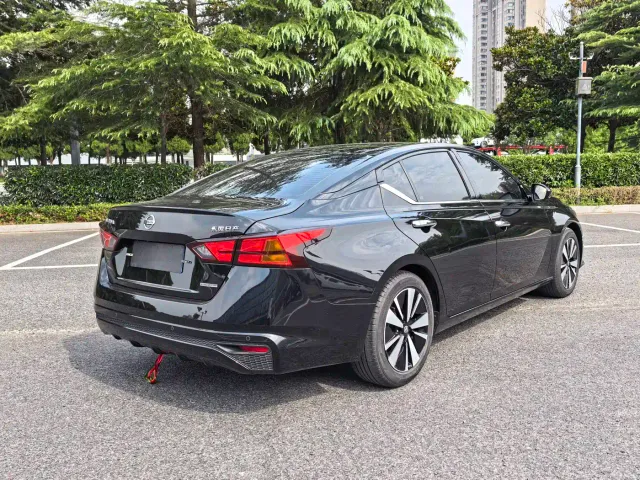 Nissan Teana — Фото автомобиля 4