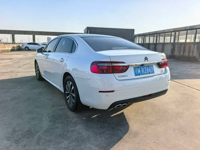 Citroen C6 — Фото автомобиля 8