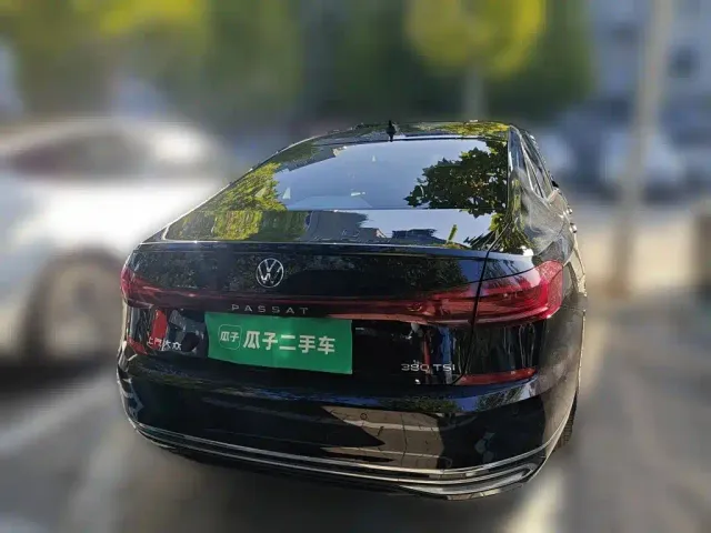 Volkswagen Passat — Фото автомобиля 3