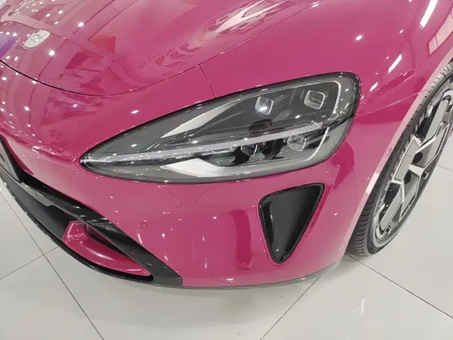 Xiaomi SU7 — Фото автомобиля 23