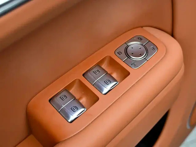 Li Auto L7 — Фото автомобиля 24