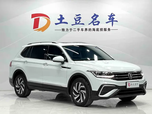 Volkswagen Tiguan L — Фото автомобиля 3