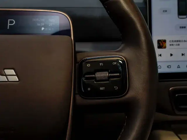 Li Auto Li Auto MEGA 2024 Ultra — Фото автомобиля 29