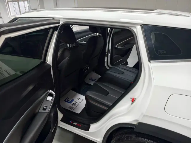 Geely Boyue — Фото автомобиля 16