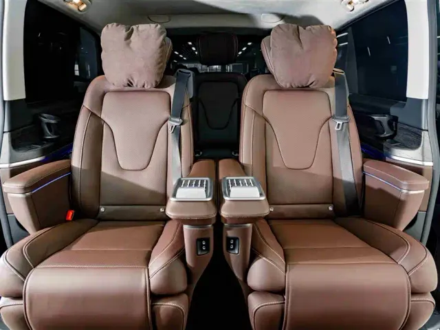 Mercedes-Benz V-Class — Фото автомобиля 24