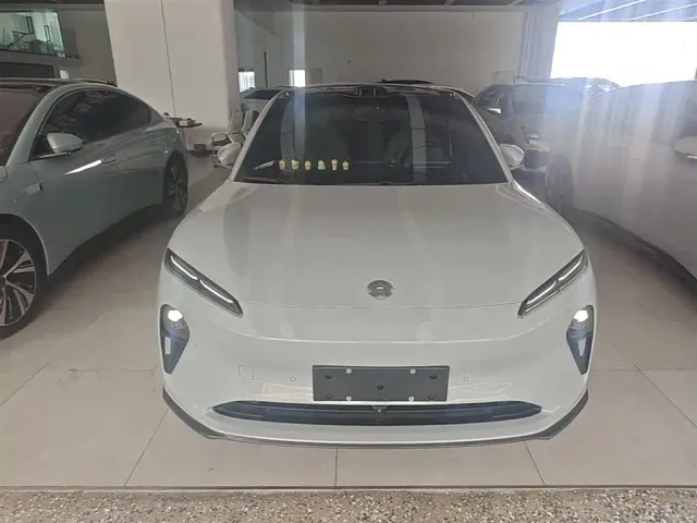 Nio ET5 Touring — Фото автомобиля 2