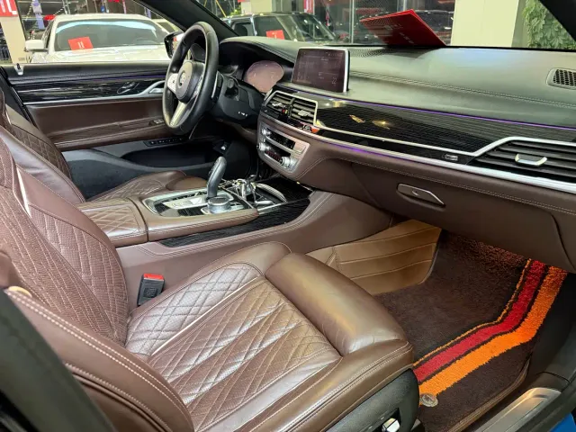BMW BMW 7 Series 2021 Model 740Li Premium M Sport Package — Фото автомобиля 12