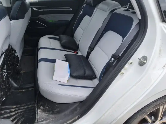 Geely Emgrand — Фото автомобиля 14