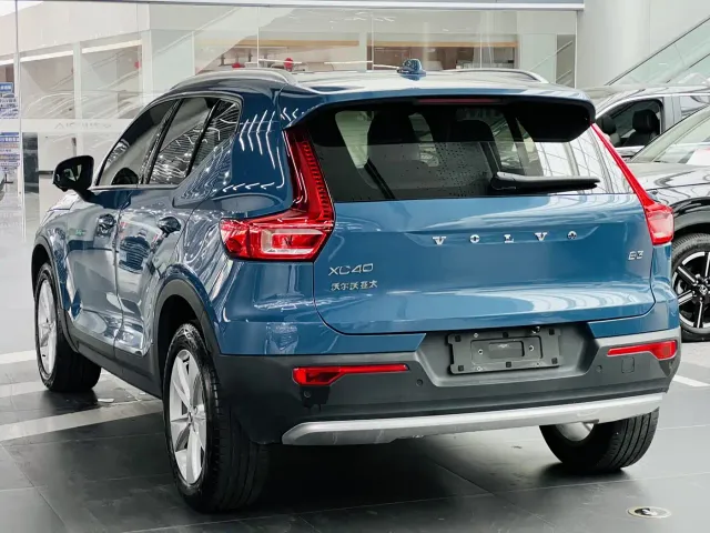 Volvo XC40 — Фото автомобиля 9