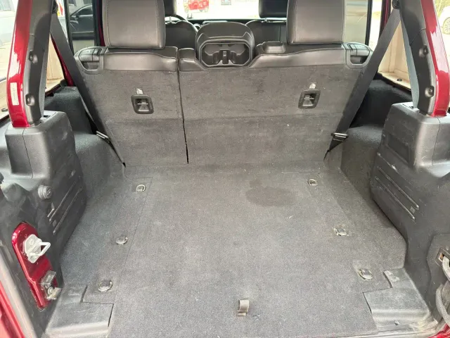 Jeep Wrangler — Фото автомобиля 11
