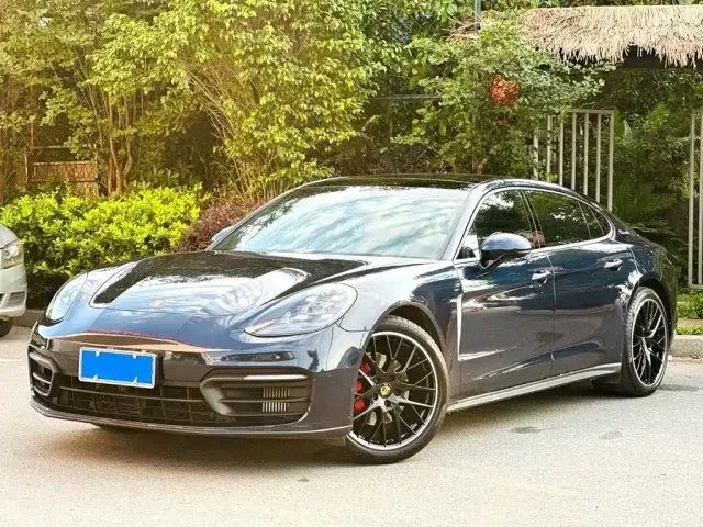 Фотография автомобиля — Porsche Panamera