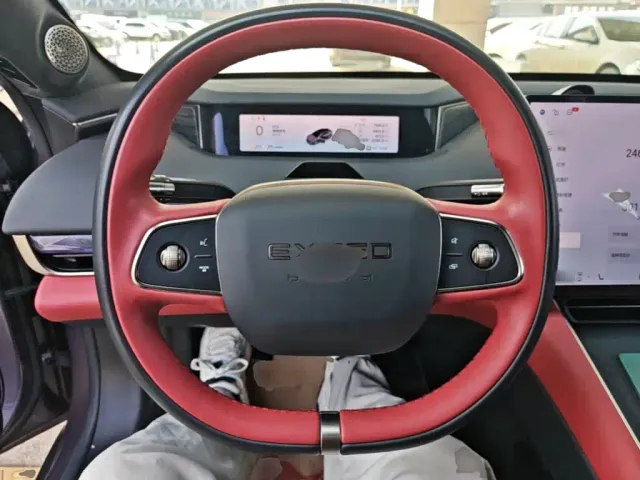 Exeed Exlantix ES 2025 Range Extender Max Urban Assist — Фото автомобиля 10