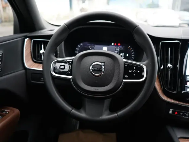 Volvo XC60 — Фото автомобиля 19